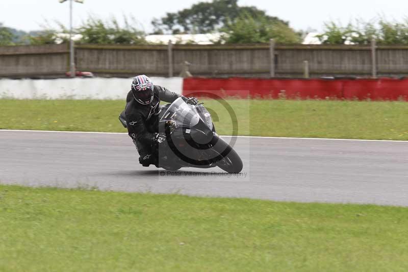 Motorcycle action photographs;Trackday digital images;event digital images;eventdigitalimages;no limits trackday;peter wileman photography;snetterton;snetterton circuit norfolk;snetterton photographs;trackday;trackday photos