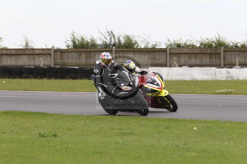 Motorcycle action photographs;Trackday digital images;event digital images;eventdigitalimages;no limits trackday;peter wileman photography;snetterton;snetterton circuit norfolk;snetterton photographs;trackday;trackday photos