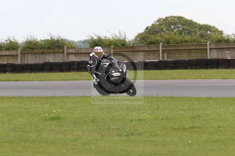 Motorcycle action photographs;Trackday digital images;event digital images;eventdigitalimages;no limits trackday;peter wileman photography;snetterton;snetterton circuit norfolk;snetterton photographs;trackday;trackday photos