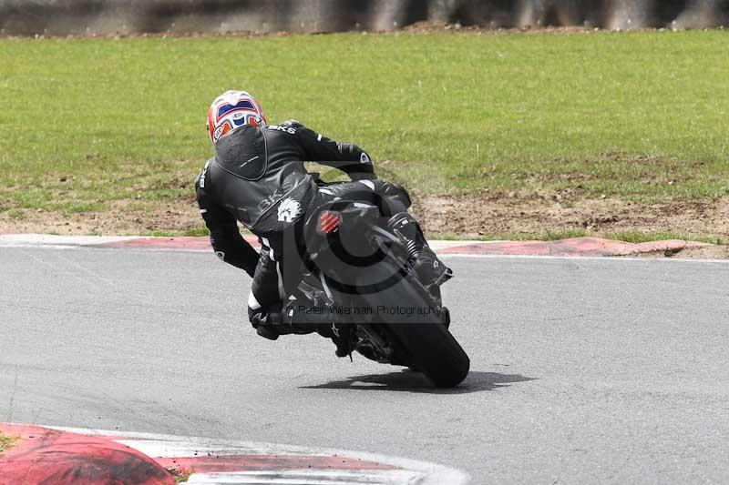 Motorcycle action photographs;Trackday digital images;event digital images;eventdigitalimages;no limits trackday;peter wileman photography;snetterton;snetterton circuit norfolk;snetterton photographs;trackday;trackday photos