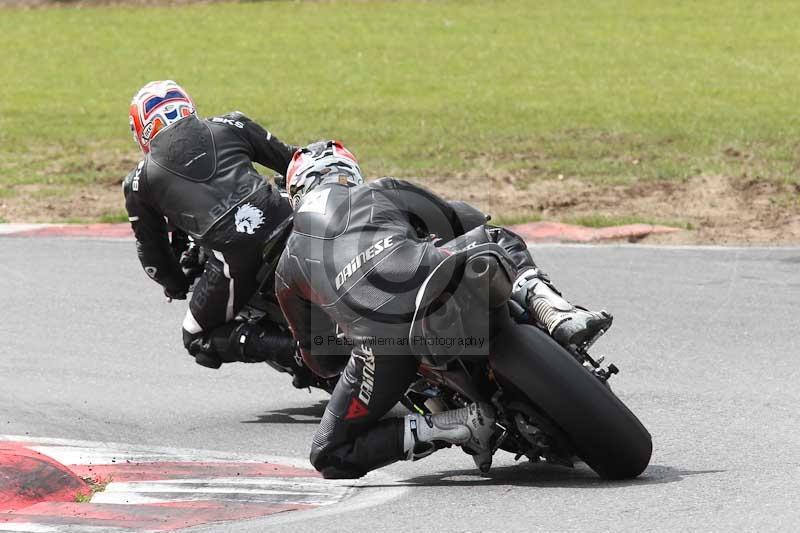 Motorcycle action photographs;Trackday digital images;event digital images;eventdigitalimages;no limits trackday;peter wileman photography;snetterton;snetterton circuit norfolk;snetterton photographs;trackday;trackday photos