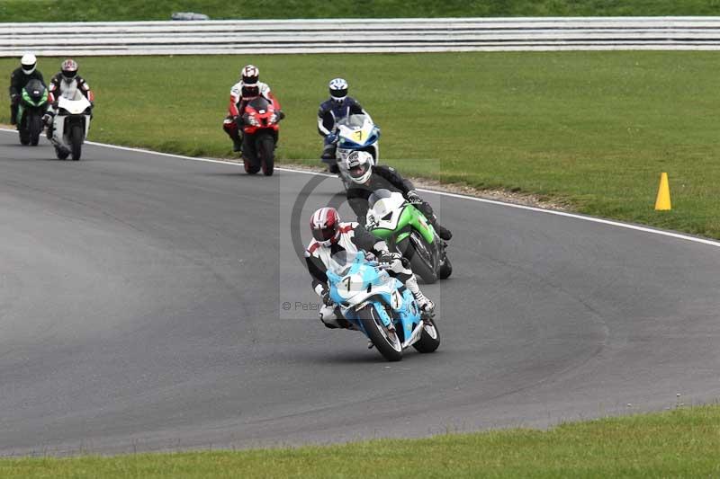 Motorcycle action photographs;Trackday digital images;event digital images;eventdigitalimages;no limits trackday;peter wileman photography;snetterton;snetterton circuit norfolk;snetterton photographs;trackday;trackday photos