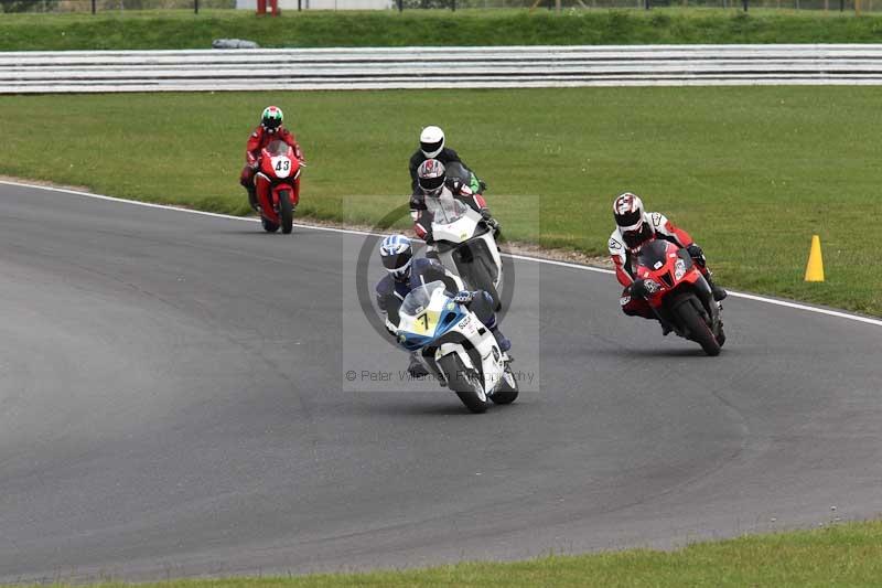 Motorcycle action photographs;Trackday digital images;event digital images;eventdigitalimages;no limits trackday;peter wileman photography;snetterton;snetterton circuit norfolk;snetterton photographs;trackday;trackday photos