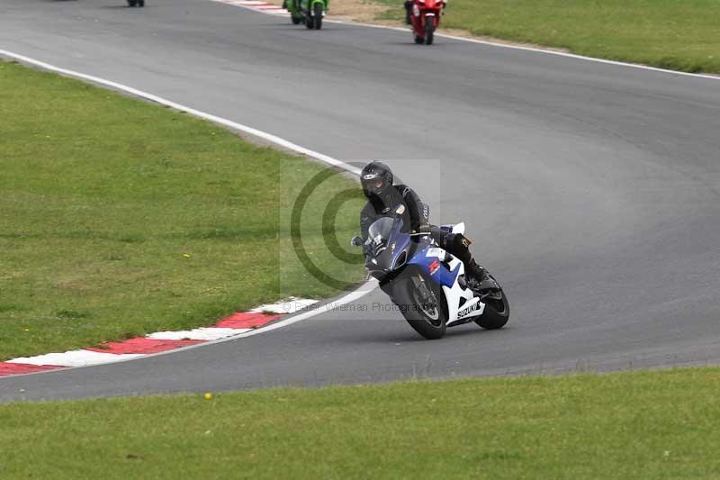 Motorcycle action photographs;Trackday digital images;event digital images;eventdigitalimages;no limits trackday;peter wileman photography;snetterton;snetterton circuit norfolk;snetterton photographs;trackday;trackday photos