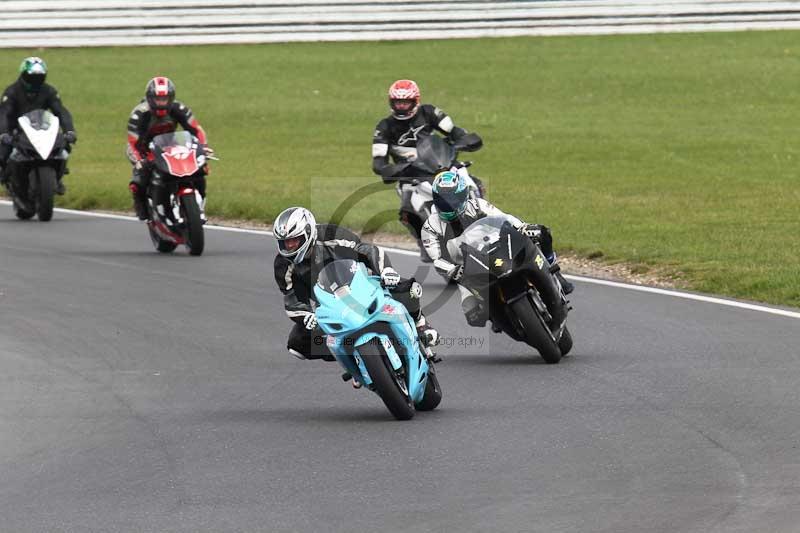 Motorcycle action photographs;Trackday digital images;event digital images;eventdigitalimages;no limits trackday;peter wileman photography;snetterton;snetterton circuit norfolk;snetterton photographs;trackday;trackday photos