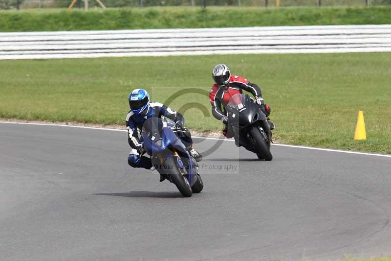 Motorcycle action photographs;Trackday digital images;event digital images;eventdigitalimages;no limits trackday;peter wileman photography;snetterton;snetterton circuit norfolk;snetterton photographs;trackday;trackday photos