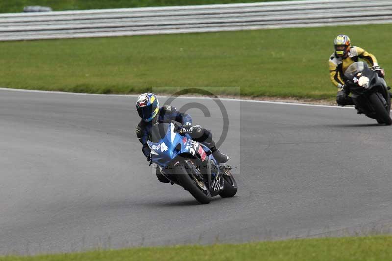 Motorcycle action photographs;Trackday digital images;event digital images;eventdigitalimages;no limits trackday;peter wileman photography;snetterton;snetterton circuit norfolk;snetterton photographs;trackday;trackday photos