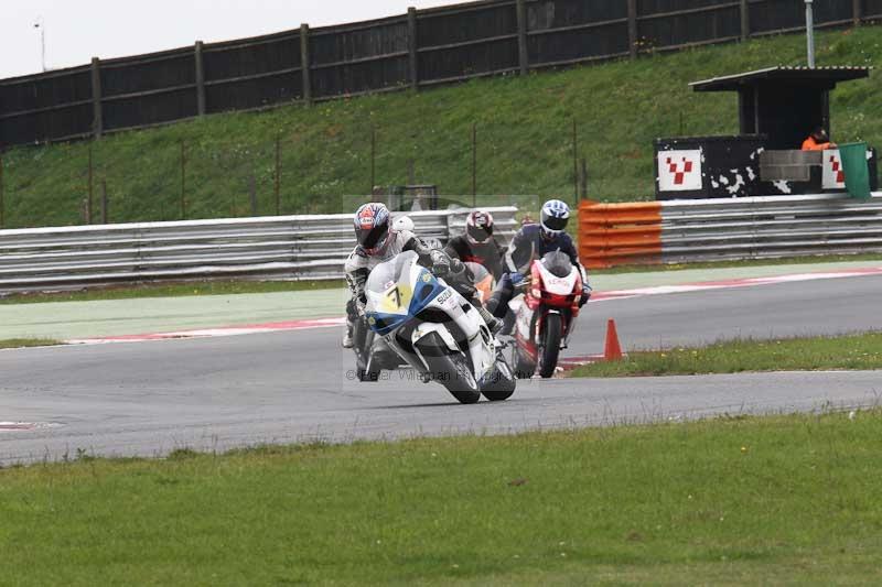 Motorcycle action photographs;Trackday digital images;event digital images;eventdigitalimages;no limits trackday;peter wileman photography;snetterton;snetterton circuit norfolk;snetterton photographs;trackday;trackday photos