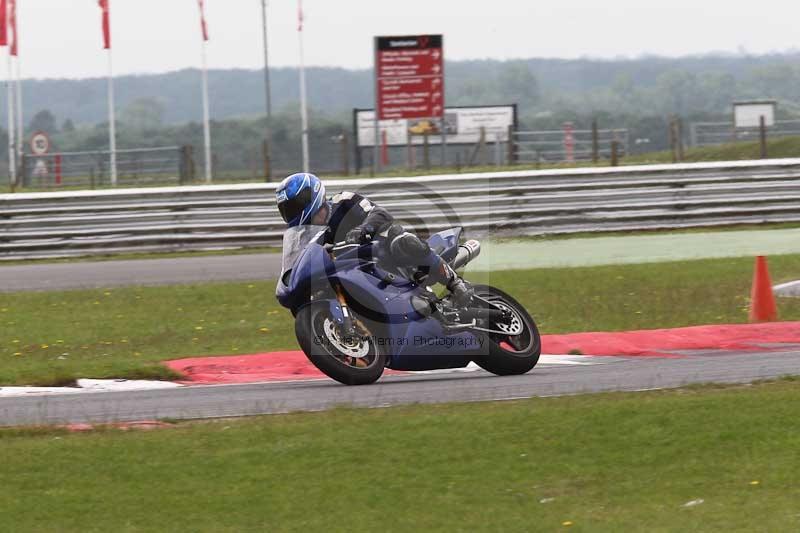 Motorcycle action photographs;Trackday digital images;event digital images;eventdigitalimages;no limits trackday;peter wileman photography;snetterton;snetterton circuit norfolk;snetterton photographs;trackday;trackday photos