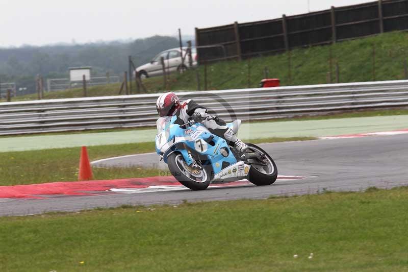 Motorcycle action photographs;Trackday digital images;event digital images;eventdigitalimages;no limits trackday;peter wileman photography;snetterton;snetterton circuit norfolk;snetterton photographs;trackday;trackday photos