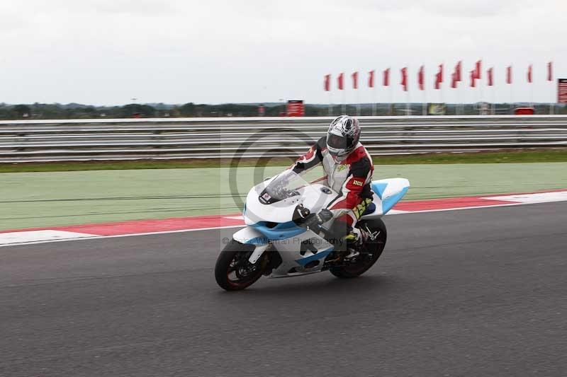 Motorcycle action photographs;Trackday digital images;event digital images;eventdigitalimages;no limits trackday;peter wileman photography;snetterton;snetterton circuit norfolk;snetterton photographs;trackday;trackday photos