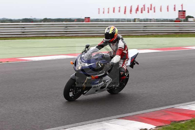 Motorcycle action photographs;Trackday digital images;event digital images;eventdigitalimages;no limits trackday;peter wileman photography;snetterton;snetterton circuit norfolk;snetterton photographs;trackday;trackday photos