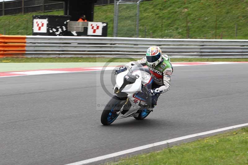 Motorcycle action photographs;Trackday digital images;event digital images;eventdigitalimages;no limits trackday;peter wileman photography;snetterton;snetterton circuit norfolk;snetterton photographs;trackday;trackday photos