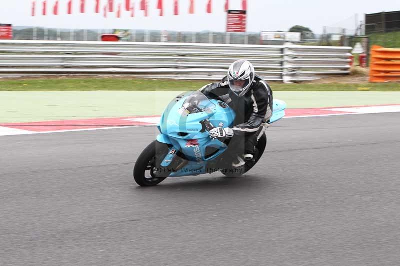 Motorcycle action photographs;Trackday digital images;event digital images;eventdigitalimages;no limits trackday;peter wileman photography;snetterton;snetterton circuit norfolk;snetterton photographs;trackday;trackday photos