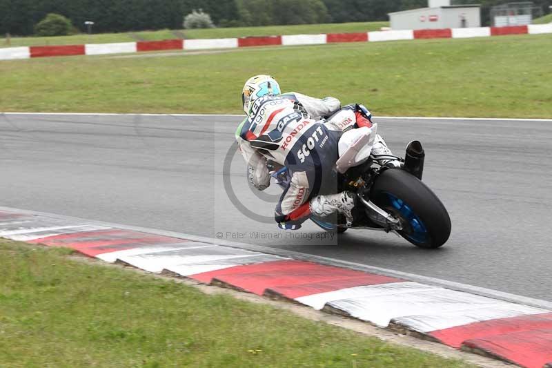 Motorcycle action photographs;Trackday digital images;event digital images;eventdigitalimages;no limits trackday;peter wileman photography;snetterton;snetterton circuit norfolk;snetterton photographs;trackday;trackday photos