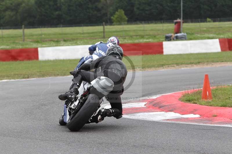 Motorcycle action photographs;Trackday digital images;event digital images;eventdigitalimages;no limits trackday;peter wileman photography;snetterton;snetterton circuit norfolk;snetterton photographs;trackday;trackday photos