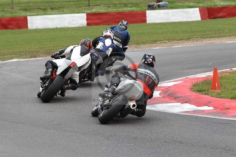 Motorcycle action photographs;Trackday digital images;event digital images;eventdigitalimages;no limits trackday;peter wileman photography;snetterton;snetterton circuit norfolk;snetterton photographs;trackday;trackday photos