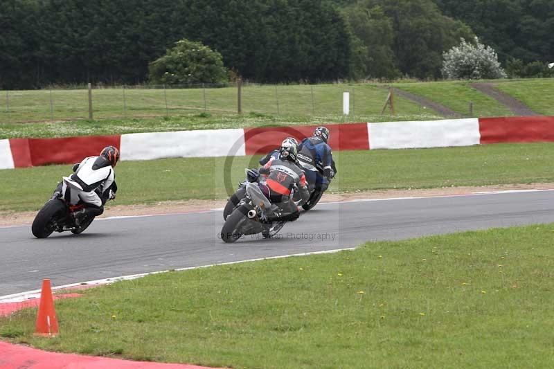 Motorcycle action photographs;Trackday digital images;event digital images;eventdigitalimages;no limits trackday;peter wileman photography;snetterton;snetterton circuit norfolk;snetterton photographs;trackday;trackday photos