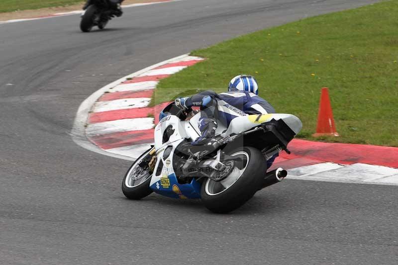 Motorcycle action photographs;Trackday digital images;event digital images;eventdigitalimages;no limits trackday;peter wileman photography;snetterton;snetterton circuit norfolk;snetterton photographs;trackday;trackday photos