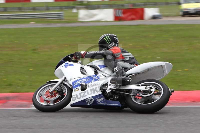 Motorcycle action photographs;Trackday digital images;event digital images;eventdigitalimages;no limits trackday;peter wileman photography;snetterton;snetterton circuit norfolk;snetterton photographs;trackday;trackday photos