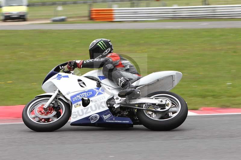 Motorcycle action photographs;Trackday digital images;event digital images;eventdigitalimages;no limits trackday;peter wileman photography;snetterton;snetterton circuit norfolk;snetterton photographs;trackday;trackday photos