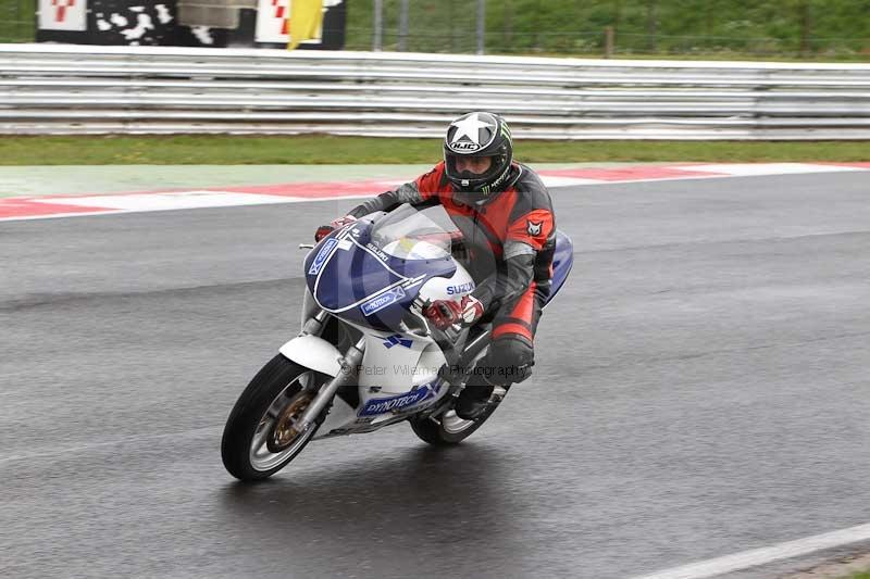 Motorcycle action photographs;Trackday digital images;event digital images;eventdigitalimages;no limits trackday;peter wileman photography;snetterton;snetterton circuit norfolk;snetterton photographs;trackday;trackday photos