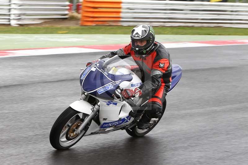 Motorcycle action photographs;Trackday digital images;event digital images;eventdigitalimages;no limits trackday;peter wileman photography;snetterton;snetterton circuit norfolk;snetterton photographs;trackday;trackday photos