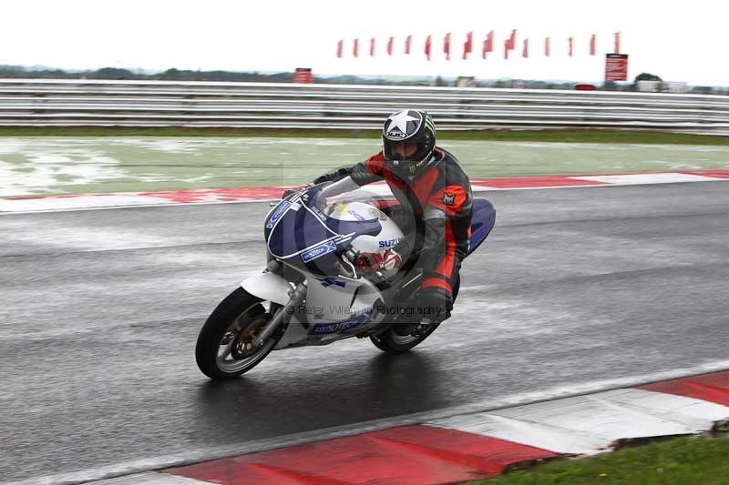 Motorcycle action photographs;Trackday digital images;event digital images;eventdigitalimages;no limits trackday;peter wileman photography;snetterton;snetterton circuit norfolk;snetterton photographs;trackday;trackday photos