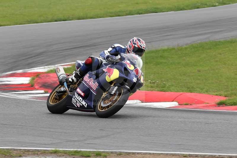 Motorcycle action photographs;Trackday digital images;event digital images;eventdigitalimages;no limits trackday;peter wileman photography;snetterton;snetterton circuit norfolk;snetterton photographs;trackday;trackday photos