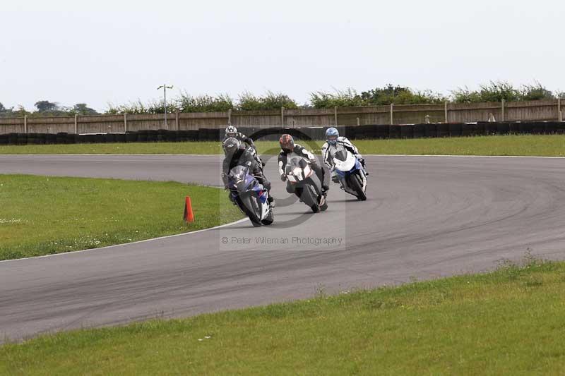 Motorcycle action photographs;Trackday digital images;event digital images;eventdigitalimages;no limits trackday;peter wileman photography;snetterton;snetterton circuit norfolk;snetterton photographs;trackday;trackday photos