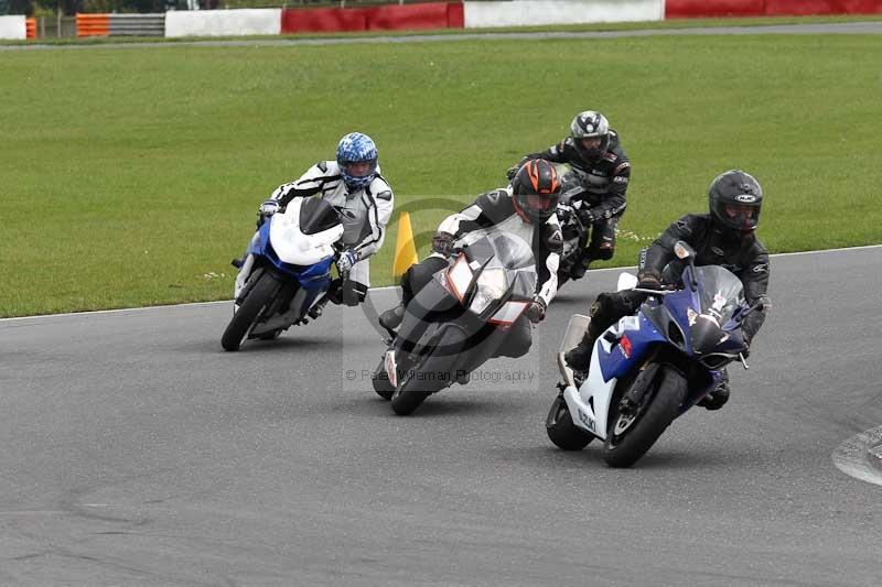 Motorcycle action photographs;Trackday digital images;event digital images;eventdigitalimages;no limits trackday;peter wileman photography;snetterton;snetterton circuit norfolk;snetterton photographs;trackday;trackday photos