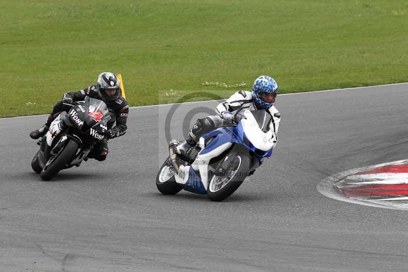 Motorcycle action photographs;Trackday digital images;event digital images;eventdigitalimages;no limits trackday;peter wileman photography;snetterton;snetterton circuit norfolk;snetterton photographs;trackday;trackday photos