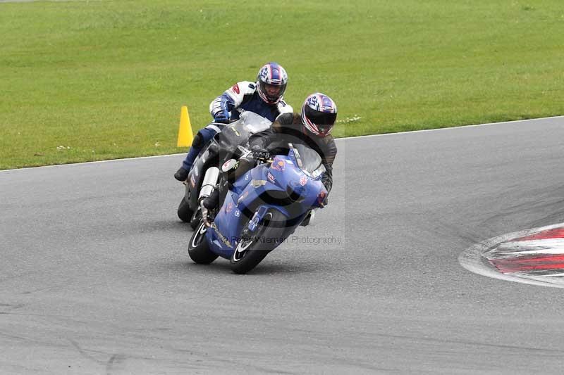 Motorcycle action photographs;Trackday digital images;event digital images;eventdigitalimages;no limits trackday;peter wileman photography;snetterton;snetterton circuit norfolk;snetterton photographs;trackday;trackday photos