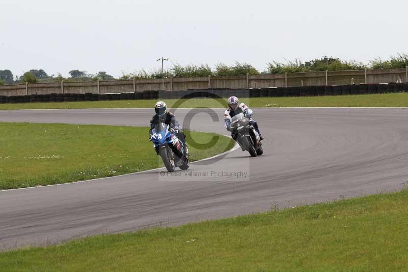 Motorcycle action photographs;Trackday digital images;event digital images;eventdigitalimages;no limits trackday;peter wileman photography;snetterton;snetterton circuit norfolk;snetterton photographs;trackday;trackday photos