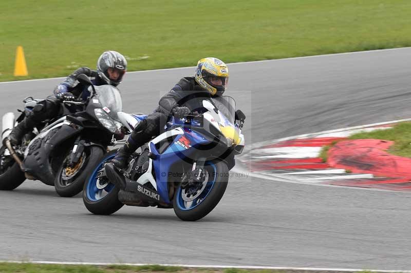 Motorcycle action photographs;Trackday digital images;event digital images;eventdigitalimages;no limits trackday;peter wileman photography;snetterton;snetterton circuit norfolk;snetterton photographs;trackday;trackday photos