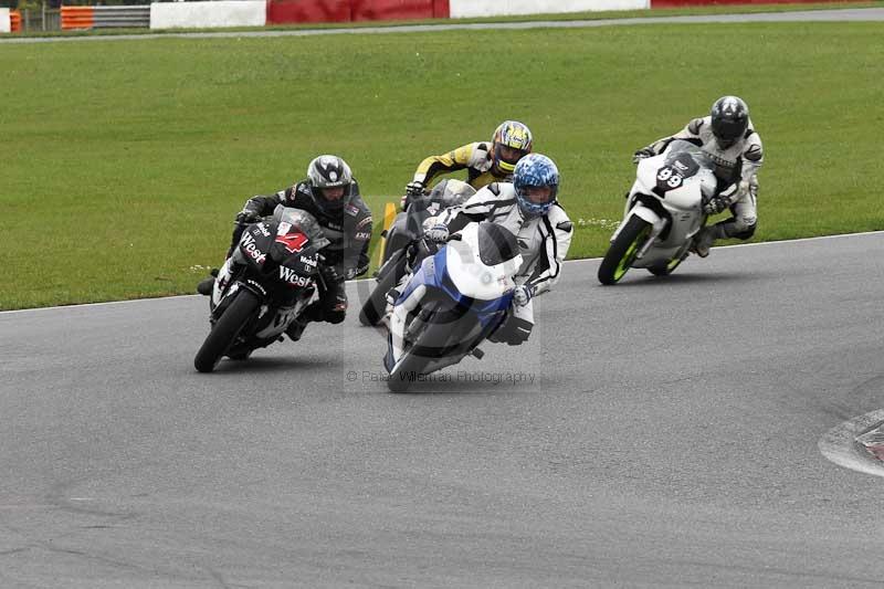 Motorcycle action photographs;Trackday digital images;event digital images;eventdigitalimages;no limits trackday;peter wileman photography;snetterton;snetterton circuit norfolk;snetterton photographs;trackday;trackday photos