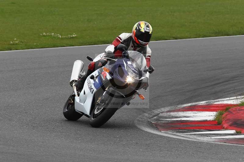 Motorcycle action photographs;Trackday digital images;event digital images;eventdigitalimages;no limits trackday;peter wileman photography;snetterton;snetterton circuit norfolk;snetterton photographs;trackday;trackday photos