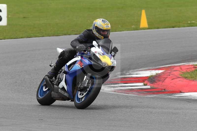 Motorcycle action photographs;Trackday digital images;event digital images;eventdigitalimages;no limits trackday;peter wileman photography;snetterton;snetterton circuit norfolk;snetterton photographs;trackday;trackday photos