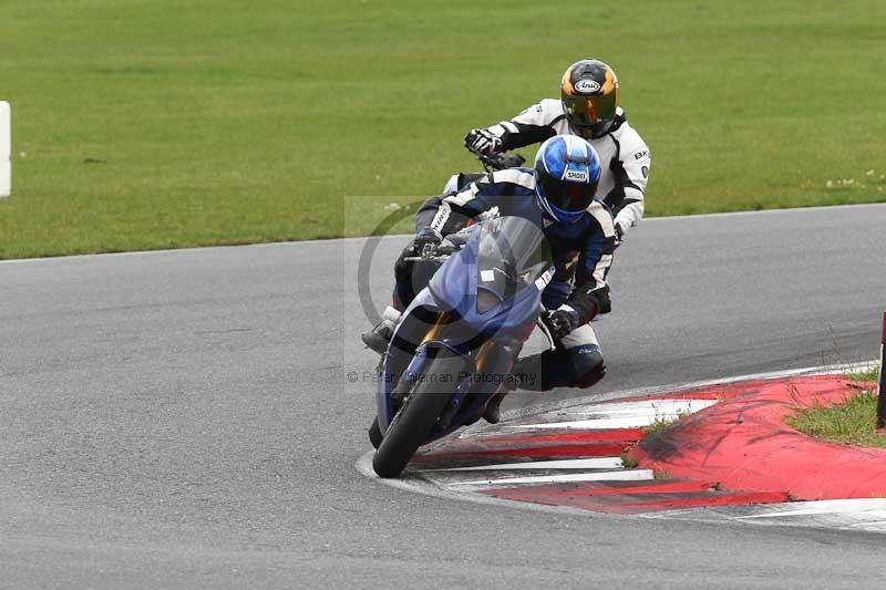 Motorcycle action photographs;Trackday digital images;event digital images;eventdigitalimages;no limits trackday;peter wileman photography;snetterton;snetterton circuit norfolk;snetterton photographs;trackday;trackday photos