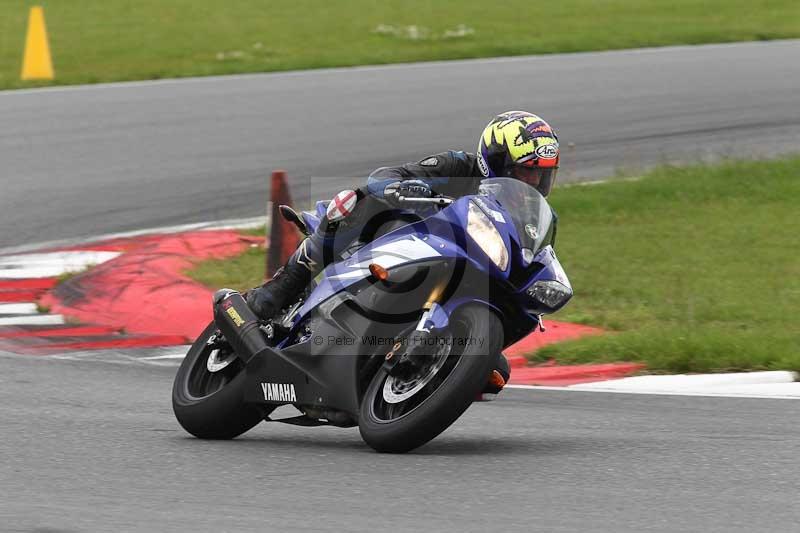 Motorcycle action photographs;Trackday digital images;event digital images;eventdigitalimages;no limits trackday;peter wileman photography;snetterton;snetterton circuit norfolk;snetterton photographs;trackday;trackday photos