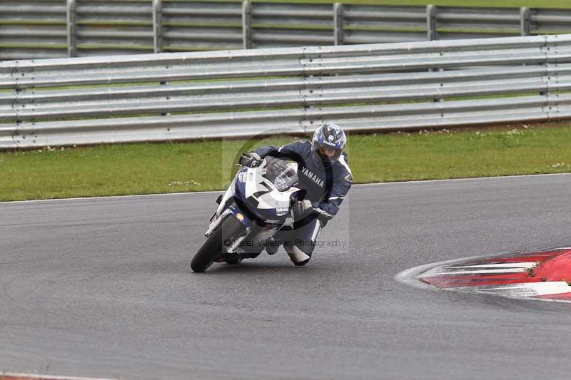 Motorcycle action photographs;Trackday digital images;event digital images;eventdigitalimages;no limits trackday;peter wileman photography;snetterton;snetterton circuit norfolk;snetterton photographs;trackday;trackday photos