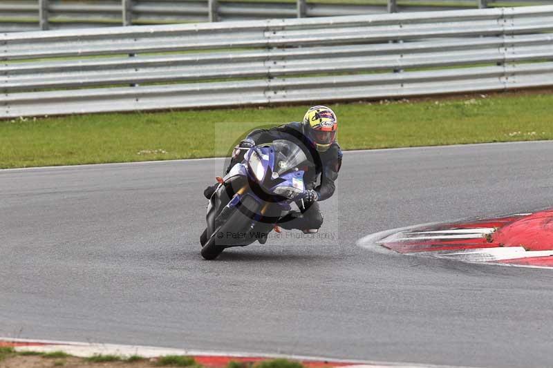 Motorcycle action photographs;Trackday digital images;event digital images;eventdigitalimages;no limits trackday;peter wileman photography;snetterton;snetterton circuit norfolk;snetterton photographs;trackday;trackday photos