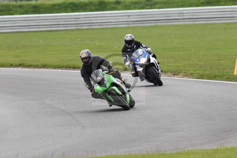 Motorcycle action photographs;Trackday digital images;event digital images;eventdigitalimages;no limits trackday;peter wileman photography;snetterton;snetterton circuit norfolk;snetterton photographs;trackday;trackday photos