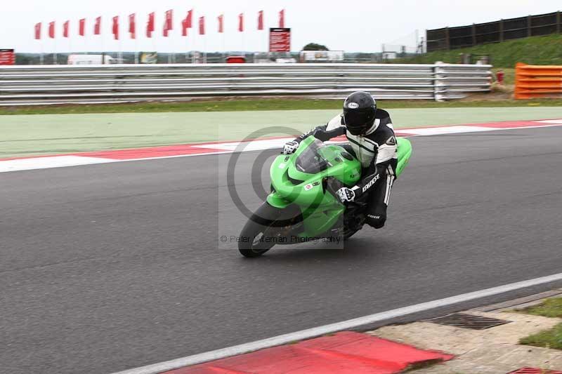 Motorcycle action photographs;Trackday digital images;event digital images;eventdigitalimages;no limits trackday;peter wileman photography;snetterton;snetterton circuit norfolk;snetterton photographs;trackday;trackday photos