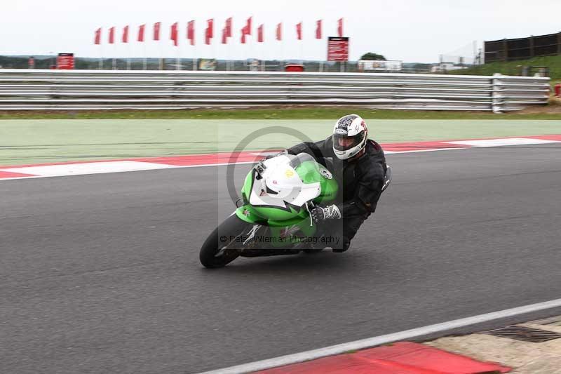 Motorcycle action photographs;Trackday digital images;event digital images;eventdigitalimages;no limits trackday;peter wileman photography;snetterton;snetterton circuit norfolk;snetterton photographs;trackday;trackday photos