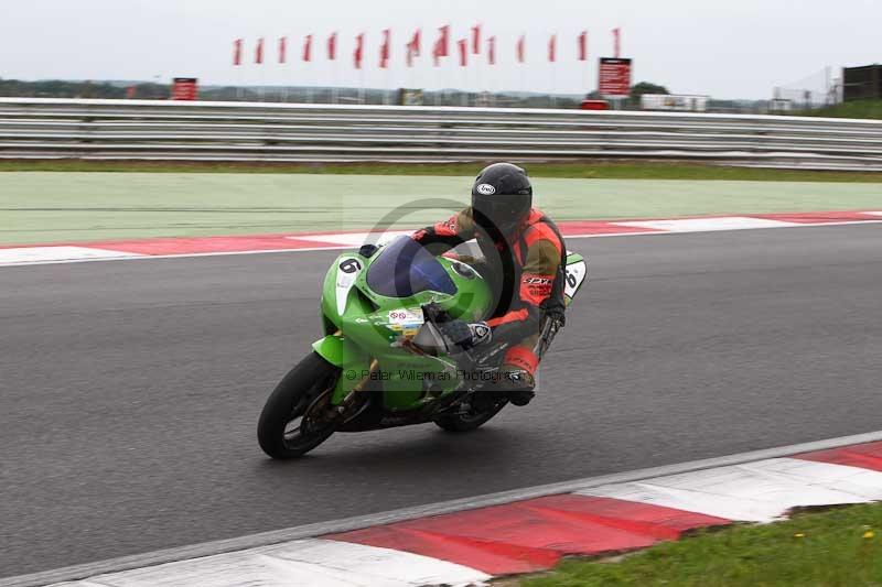 Motorcycle action photographs;Trackday digital images;event digital images;eventdigitalimages;no limits trackday;peter wileman photography;snetterton;snetterton circuit norfolk;snetterton photographs;trackday;trackday photos