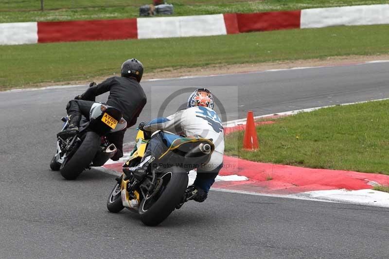 Motorcycle action photographs;Trackday digital images;event digital images;eventdigitalimages;no limits trackday;peter wileman photography;snetterton;snetterton circuit norfolk;snetterton photographs;trackday;trackday photos