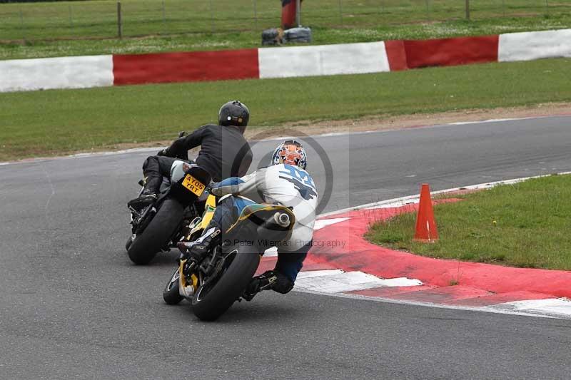 Motorcycle action photographs;Trackday digital images;event digital images;eventdigitalimages;no limits trackday;peter wileman photography;snetterton;snetterton circuit norfolk;snetterton photographs;trackday;trackday photos