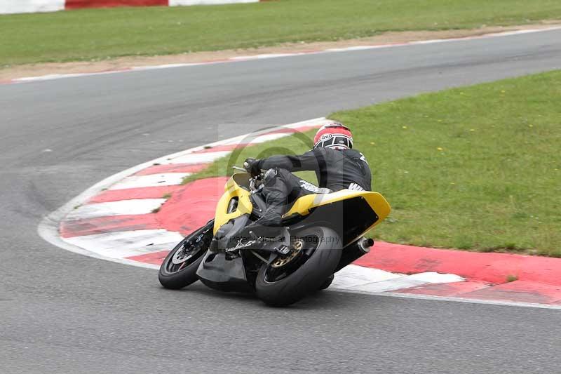 Motorcycle action photographs;Trackday digital images;event digital images;eventdigitalimages;no limits trackday;peter wileman photography;snetterton;snetterton circuit norfolk;snetterton photographs;trackday;trackday photos