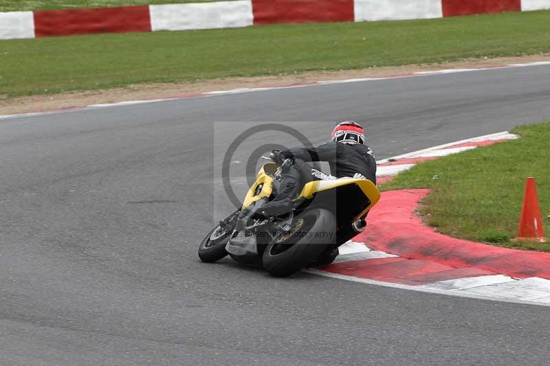 Motorcycle action photographs;Trackday digital images;event digital images;eventdigitalimages;no limits trackday;peter wileman photography;snetterton;snetterton circuit norfolk;snetterton photographs;trackday;trackday photos